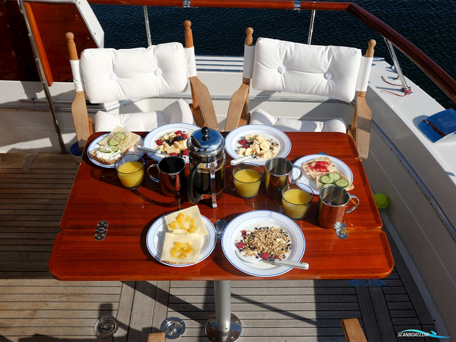 Chris-Craft 31 Commander