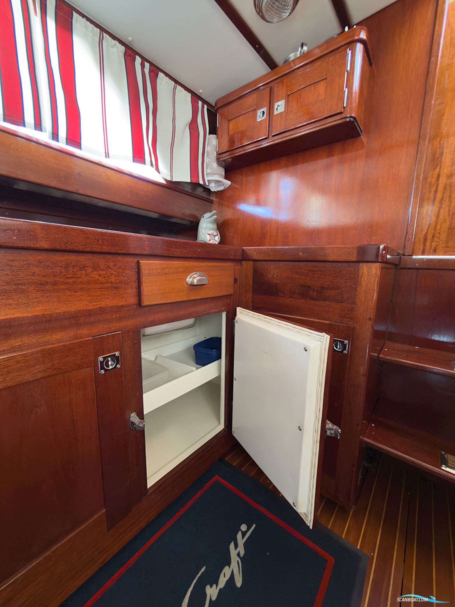 Chris-Craft 31 Commander