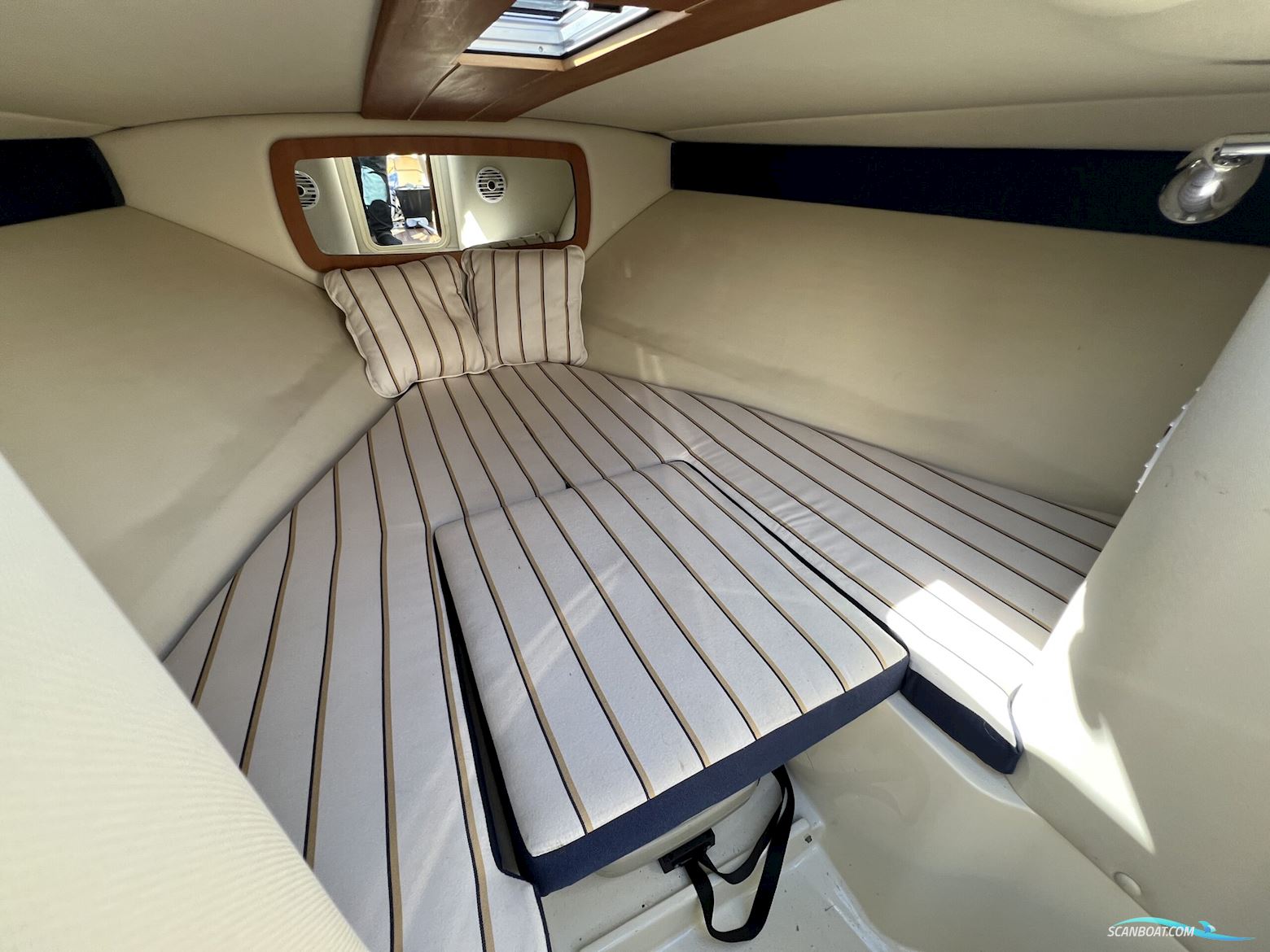 Chris Craft Corsair 25