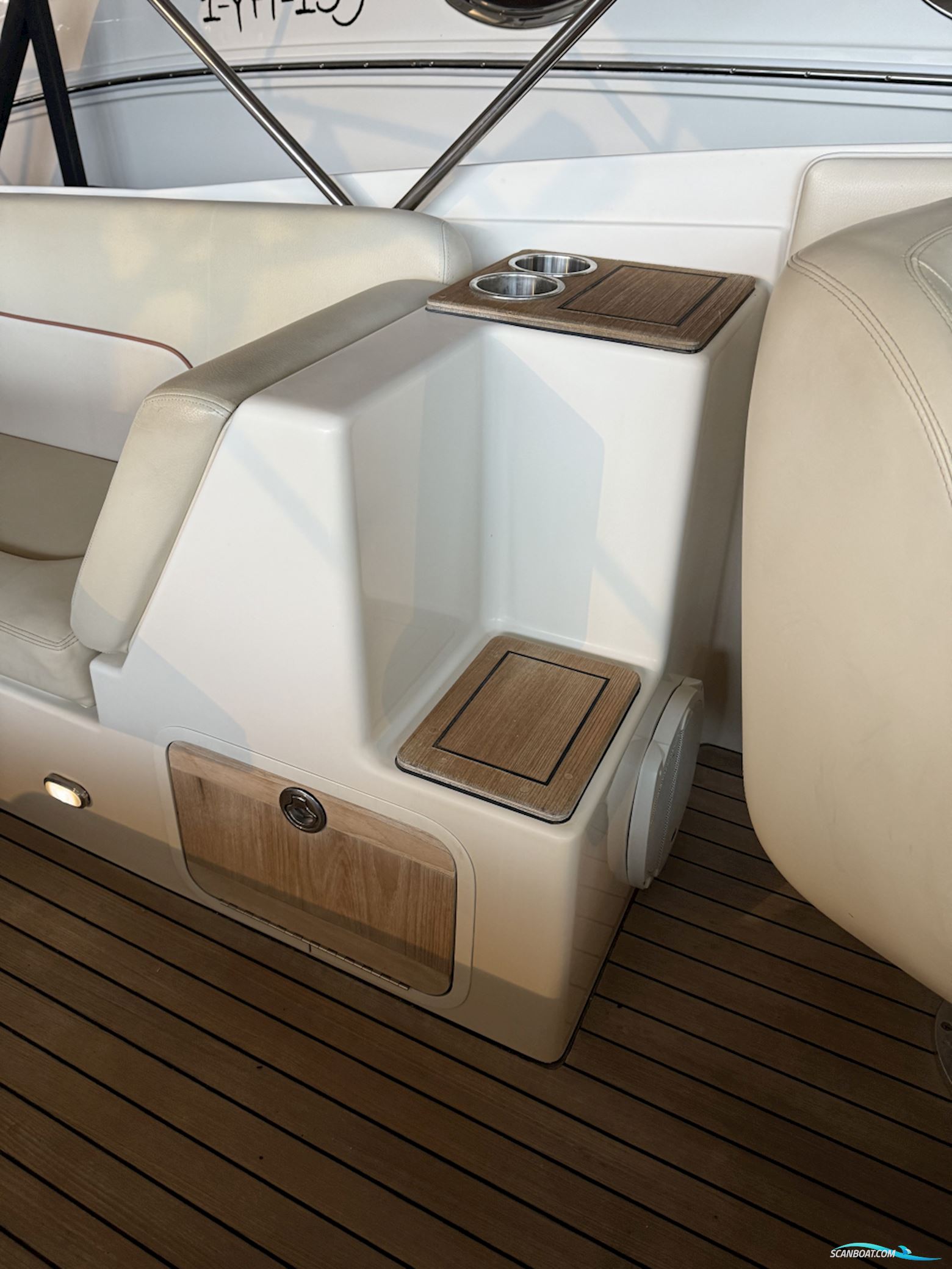 Chris Craft Corsair 28