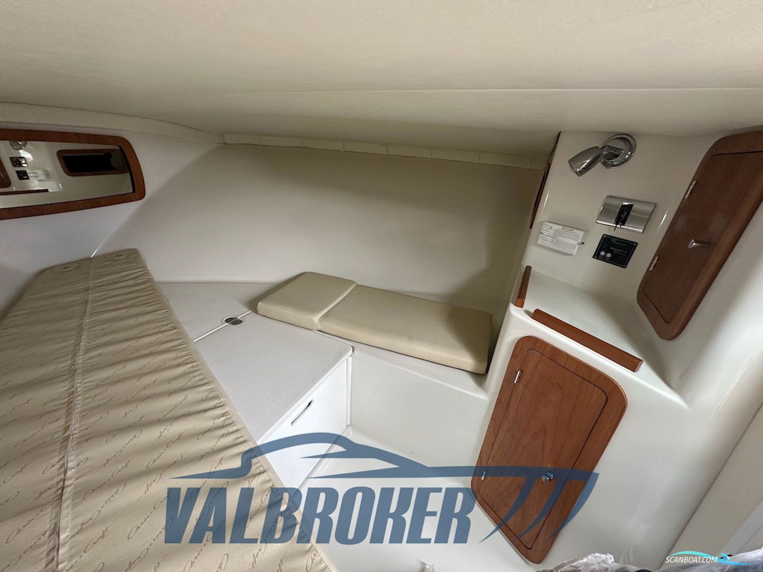 Chris Craft Corsair 28