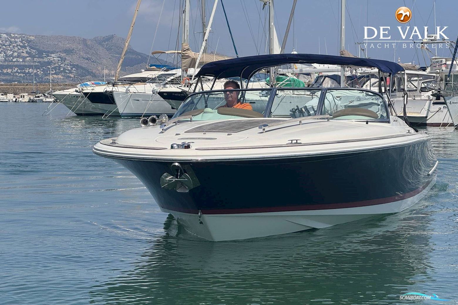 Chris-Craft Corsair 28