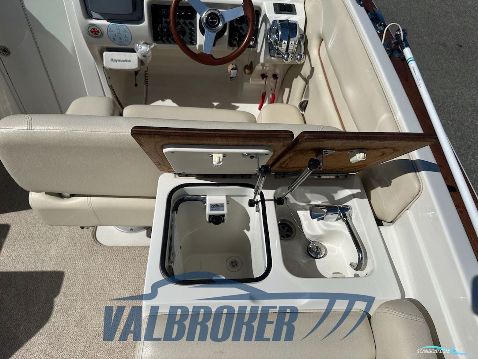 CHRIS CRAFT CORSAIR 28