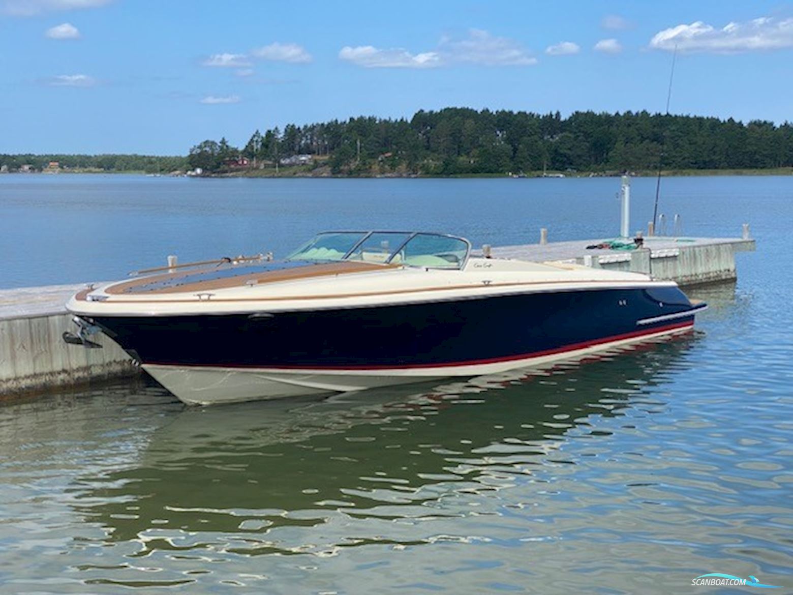 Chris-Craft Corsair 32