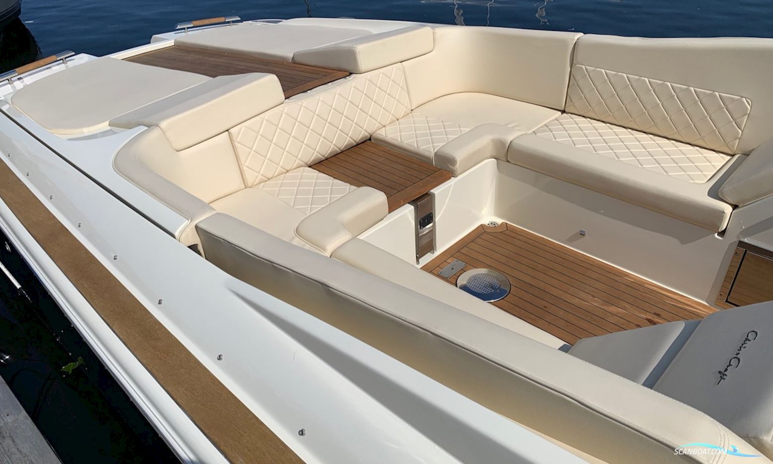 Chris-Craft Corsair 32