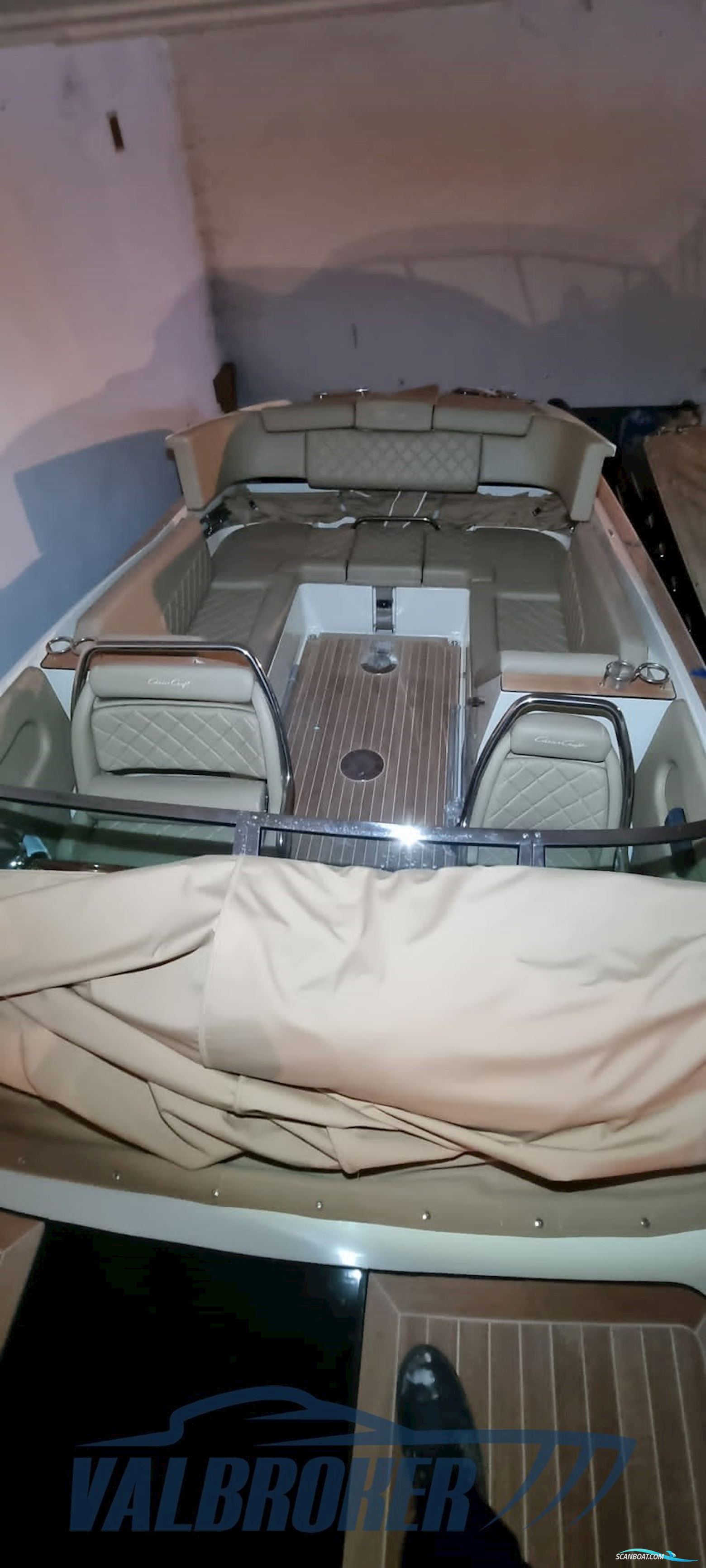 CHRIS CRAFT CORSAIR 32