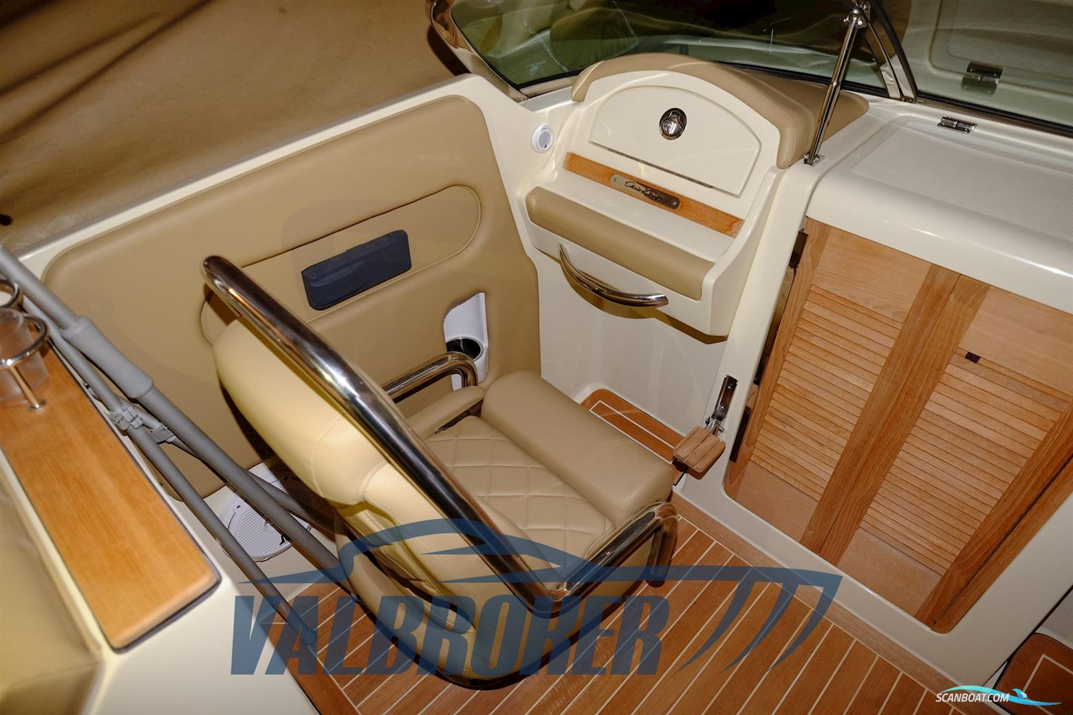 CHRIS CRAFT CORSAIR 32