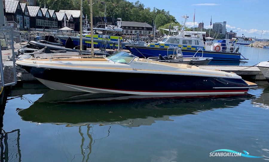 Chris-Craft Corsair 32