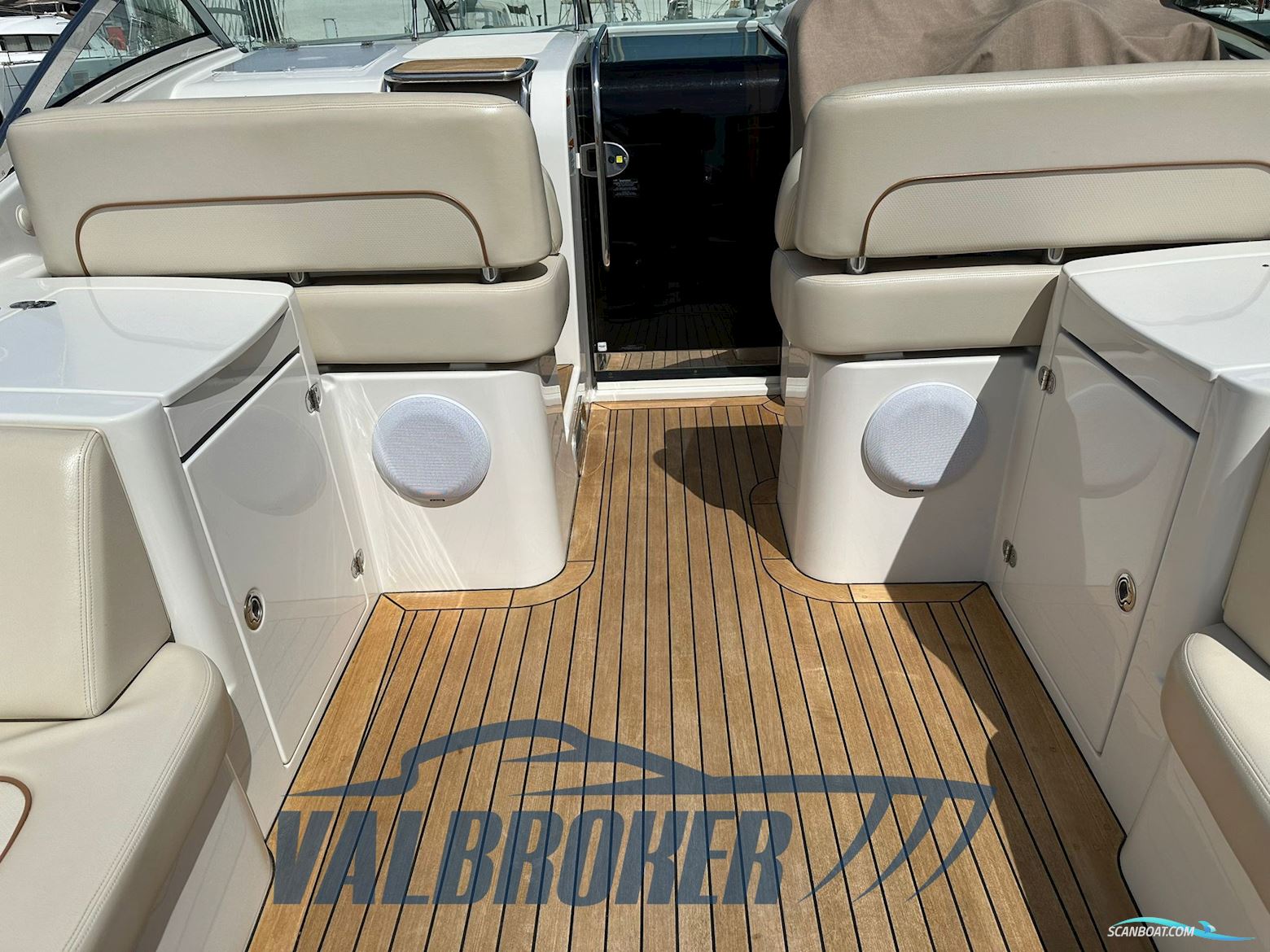 CHRIS CRAFT CORSAIR 36