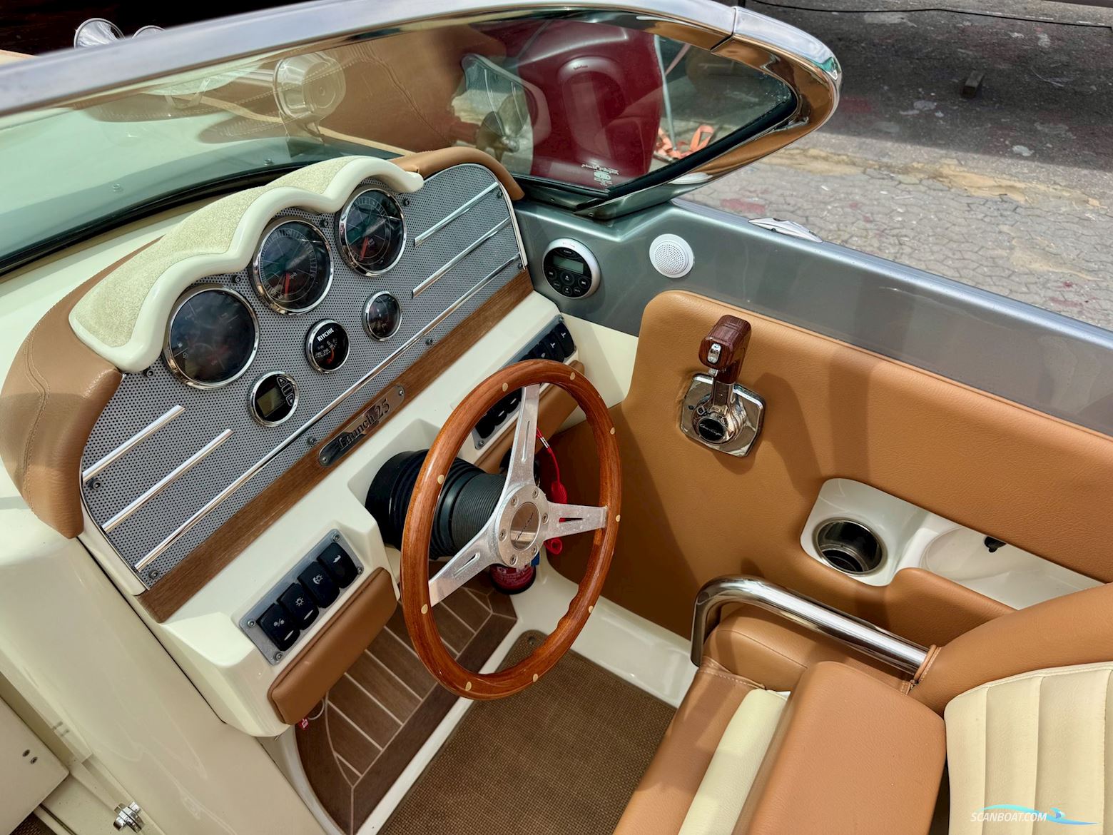 Chris Craft Launch 25