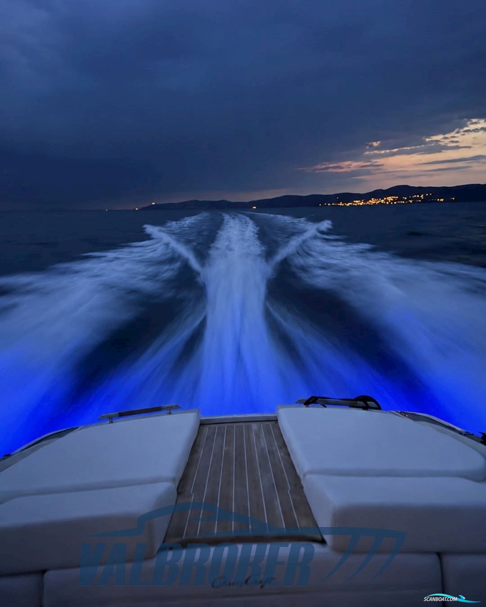 CHRIS CRAFT LAUNCH 32