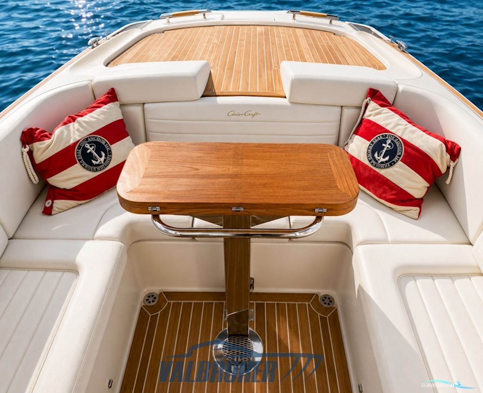 CHRIS CRAFT LAUNCH 32