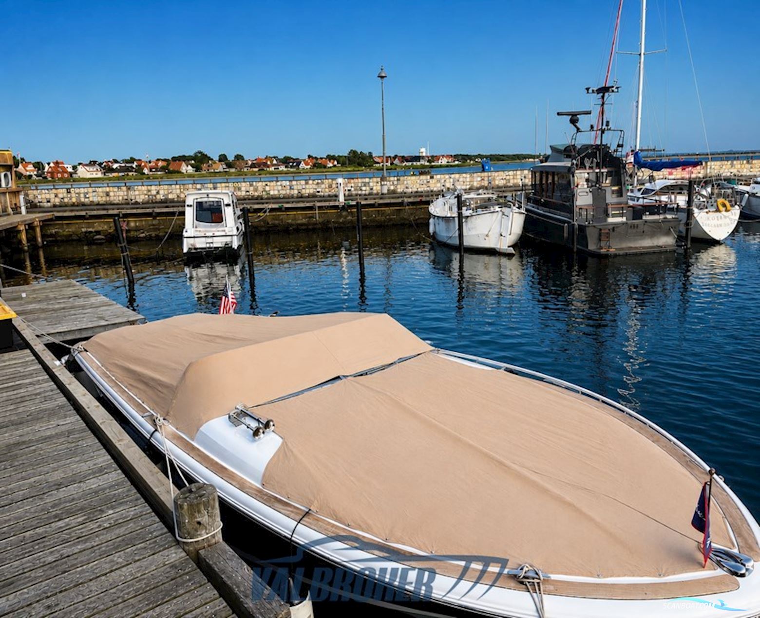 CHRIS CRAFT LAUNCH 32