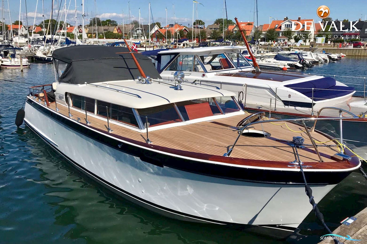 Chris-Craft Roamer Express Deluxe Motorboten 1961, met Mercruiser motor, Sweden