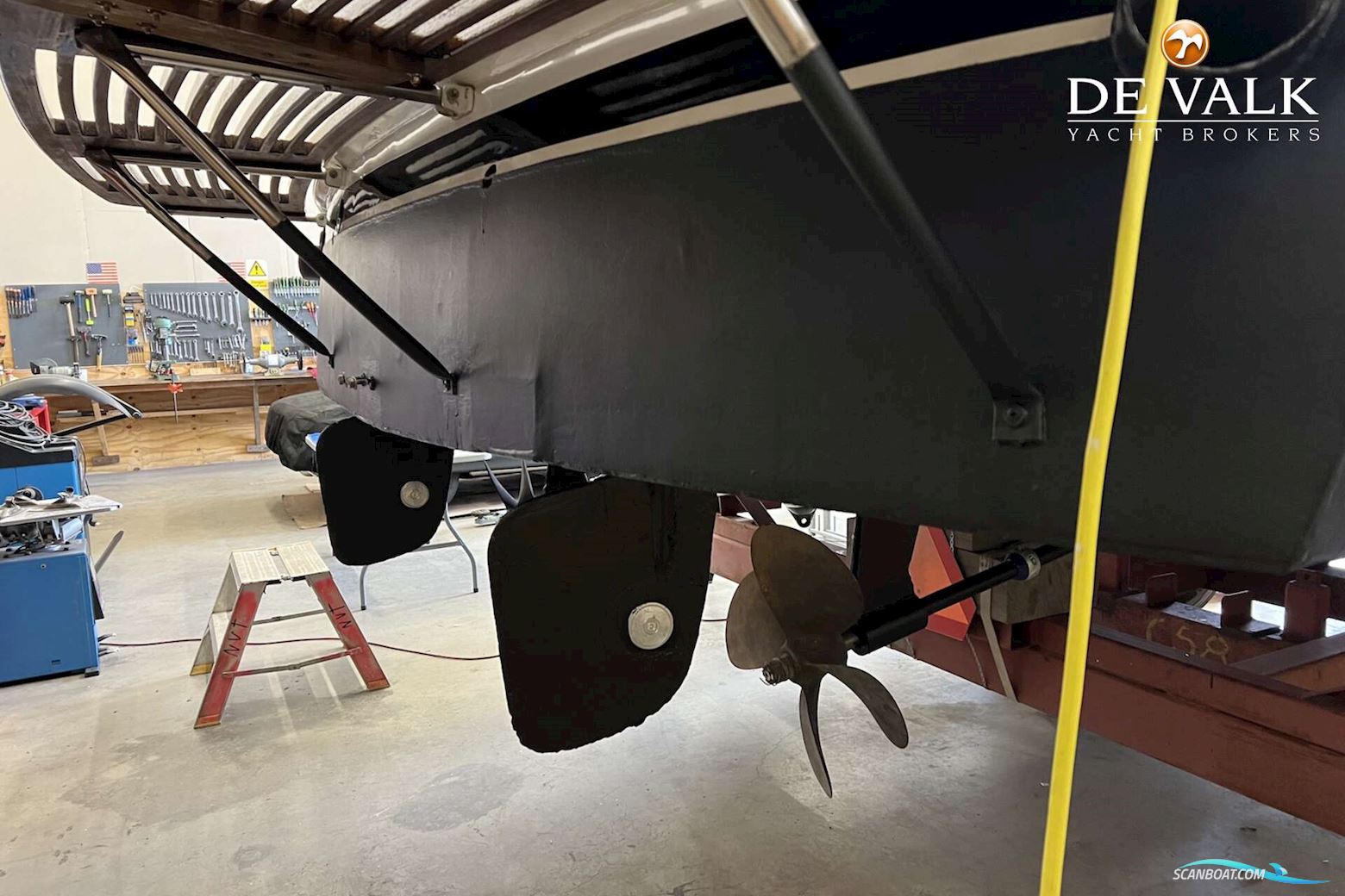 Chris-Craft Roamer Express Deluxe