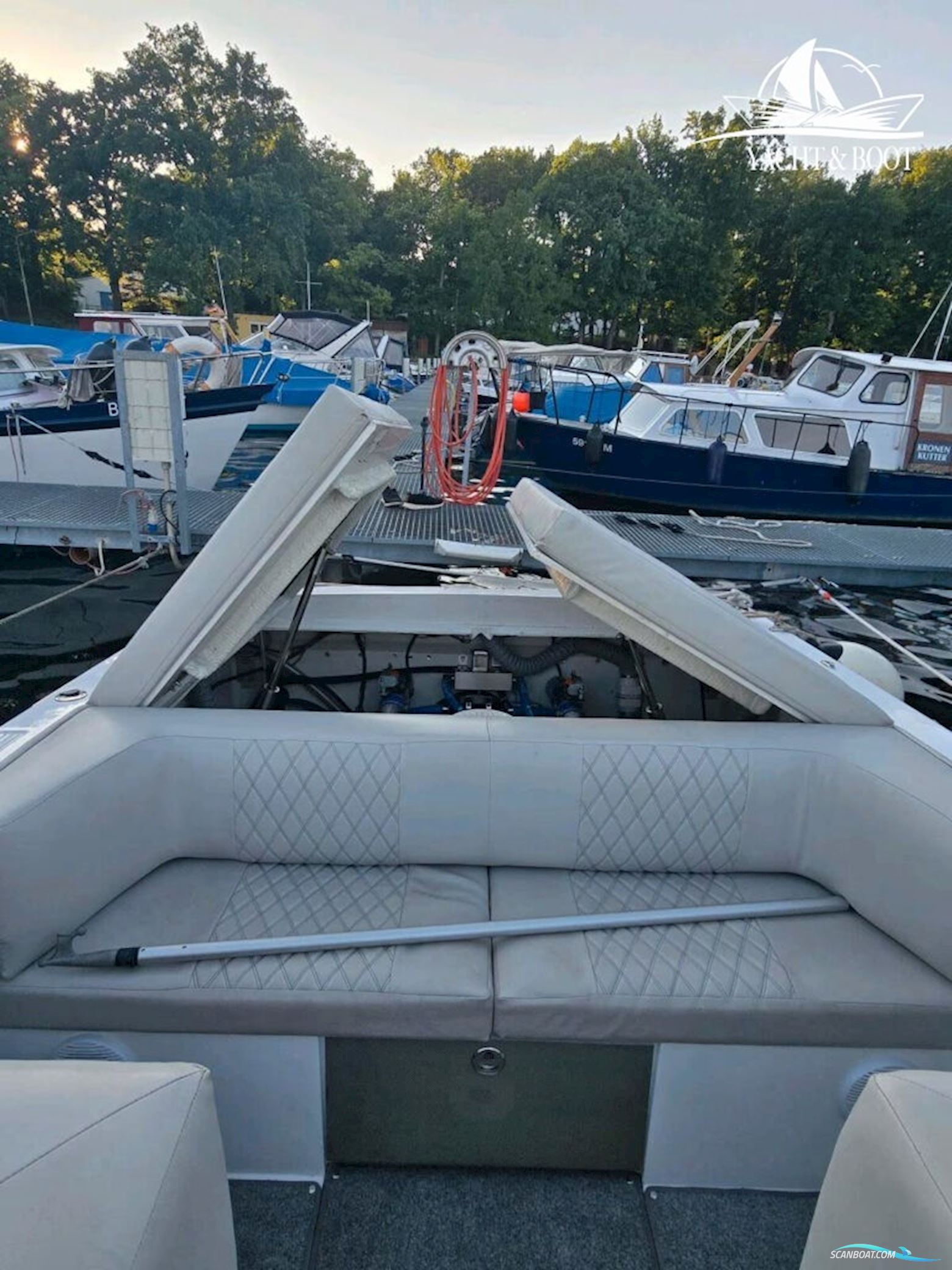 CHRIS CRAFT Scorpion 260 SL