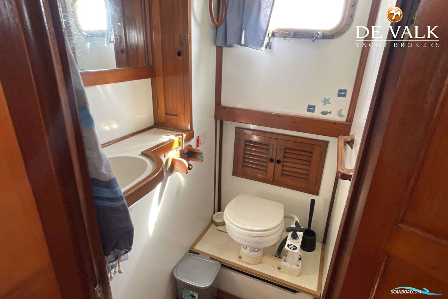 Chung Hwa Boat Building Trawler 34