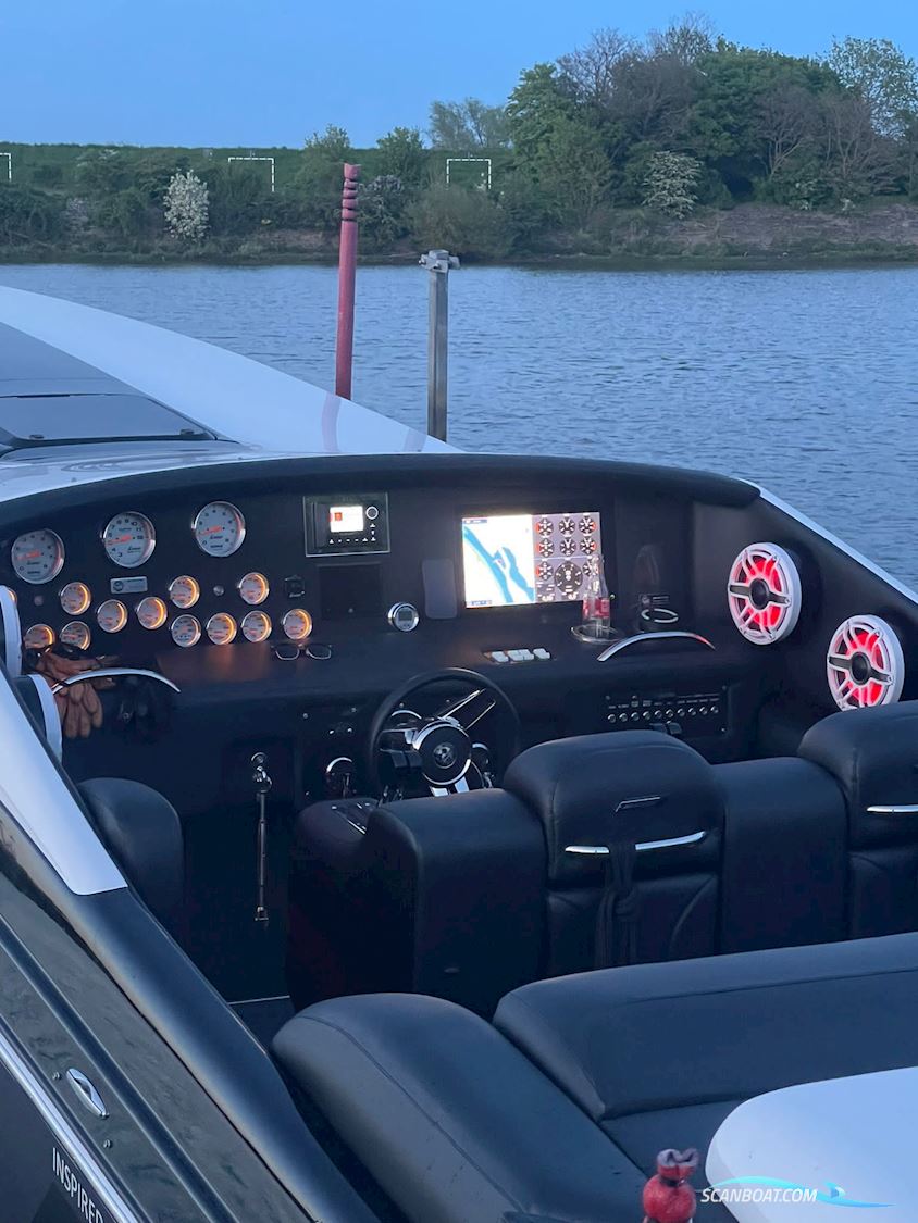 Cigarette 38 Top Gun