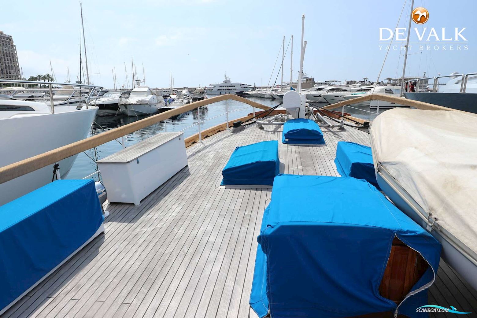 Classic Motor Yacht