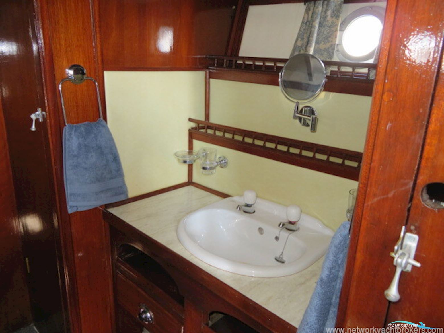 Classic Wooden Launch