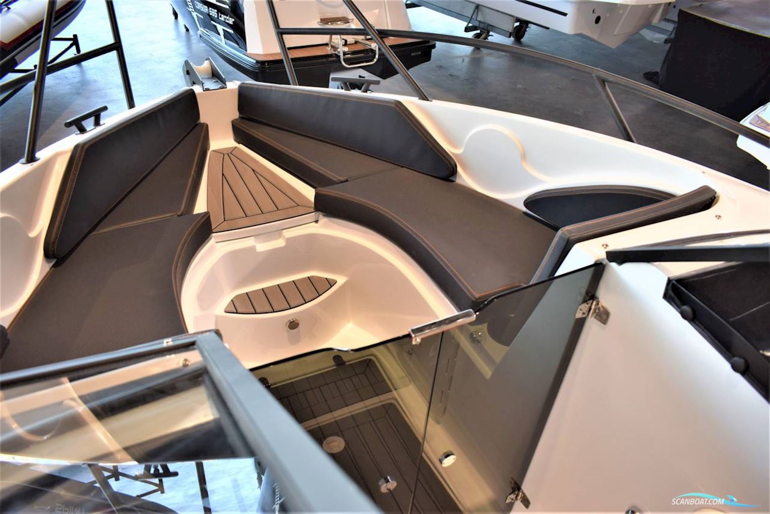 Coaster 600 BR - 100 HK Yamaha/Udstyr