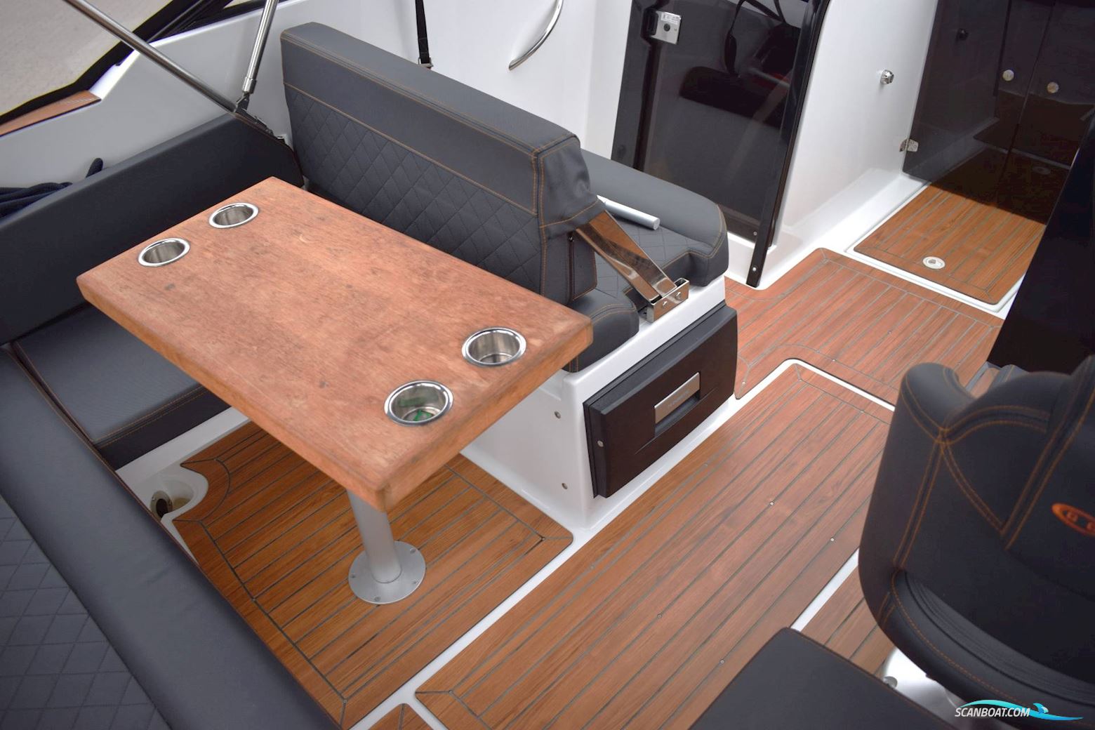 Coaster 600 BR m/100 HK Yamaha og Udstyr