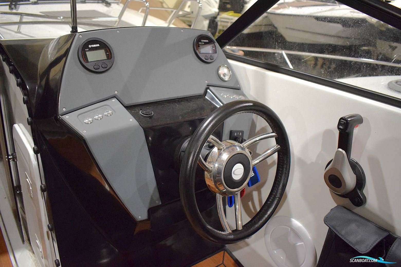 Coaster 600 BR m/100 HK Yamaha og Udstyr