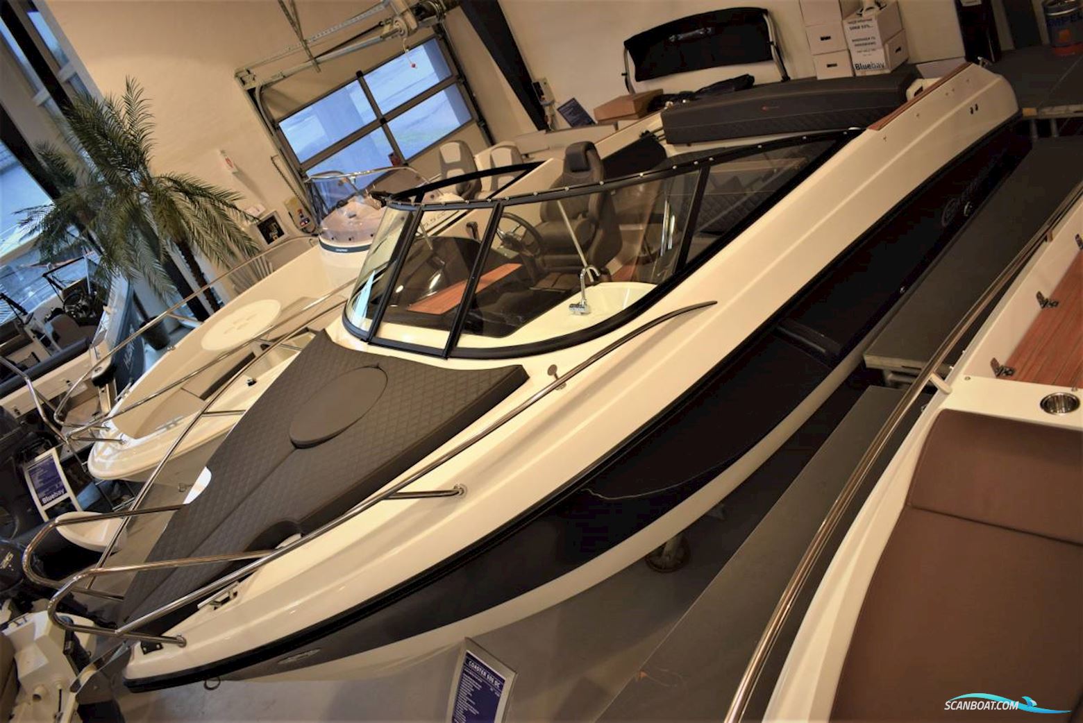 Coaster 600 DC - 100 HK Yamaha/Udstyr