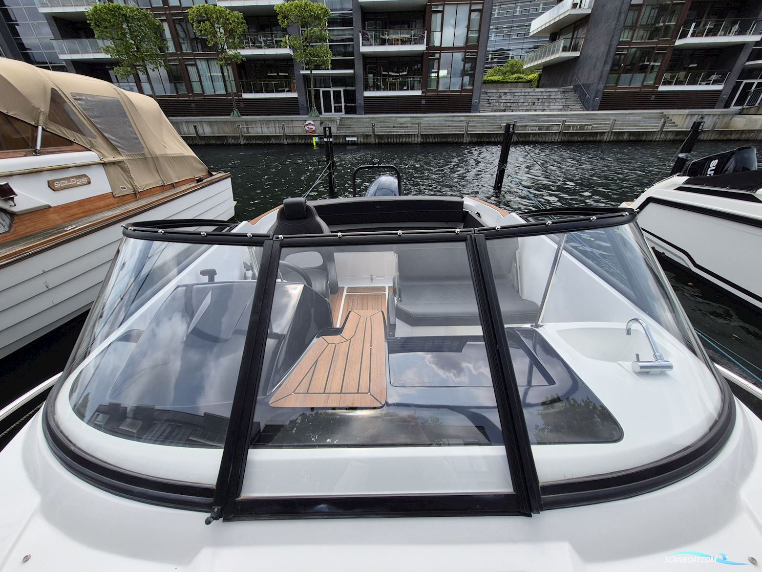 Coaster 600 DC Day Cruiser