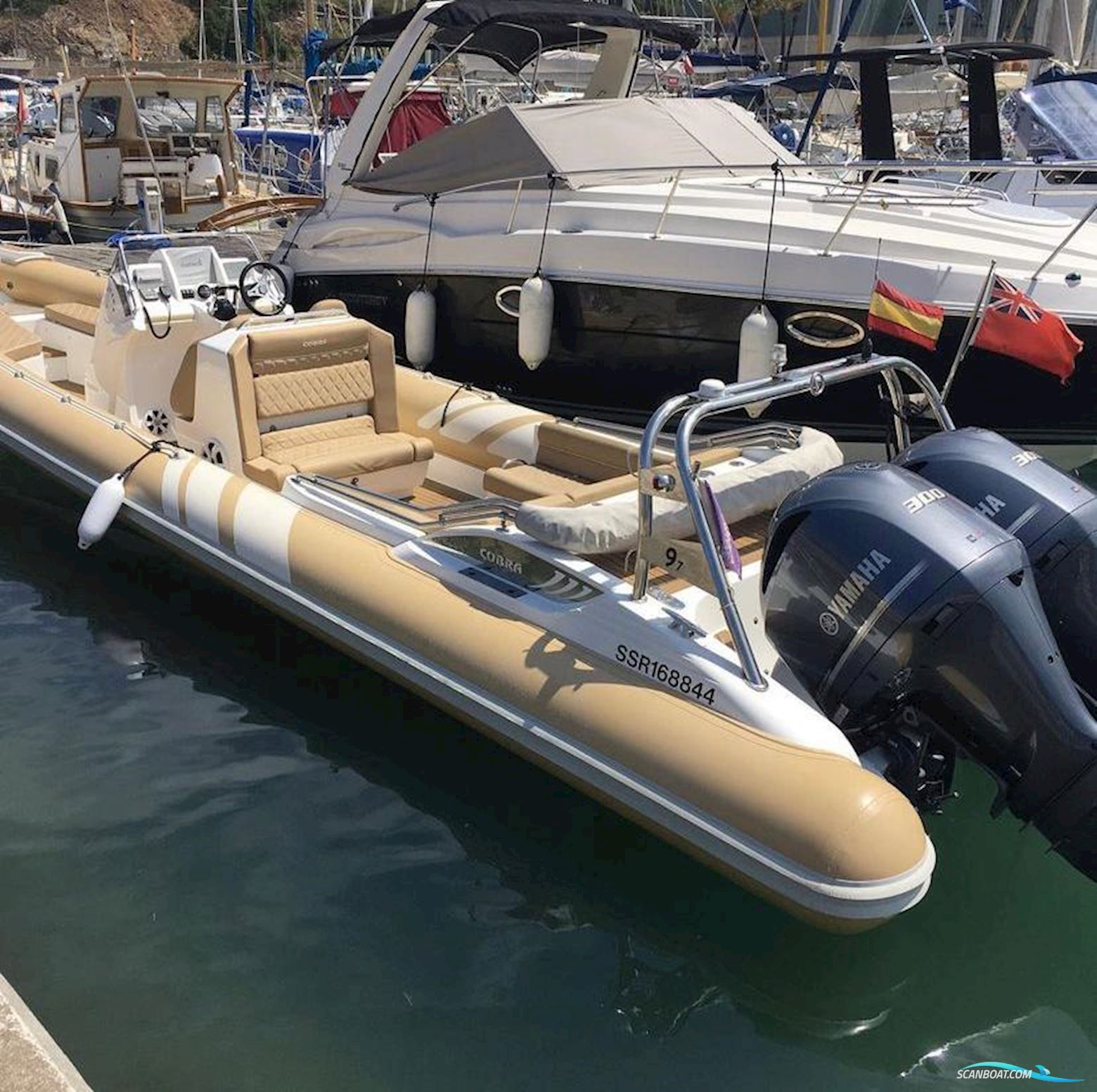 Cobra Nautique 9.7m