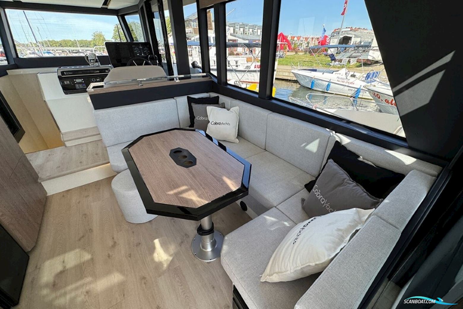 Cobra Yachts Campione 41 Coupe