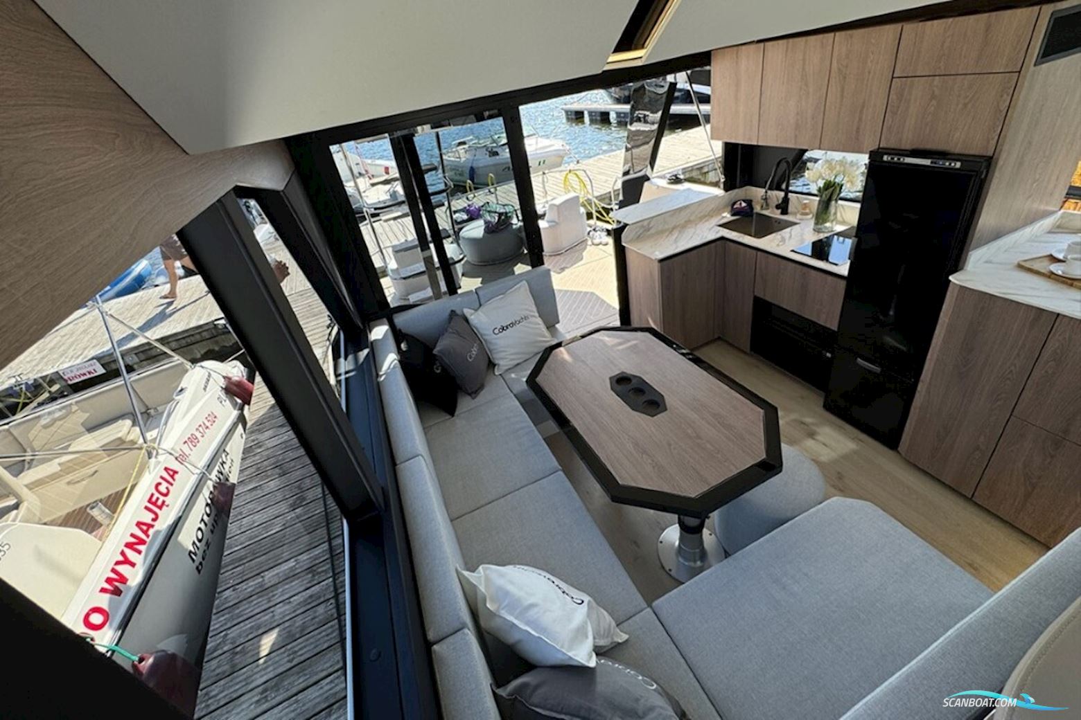 Cobra Yachts Campione 41 Coupe