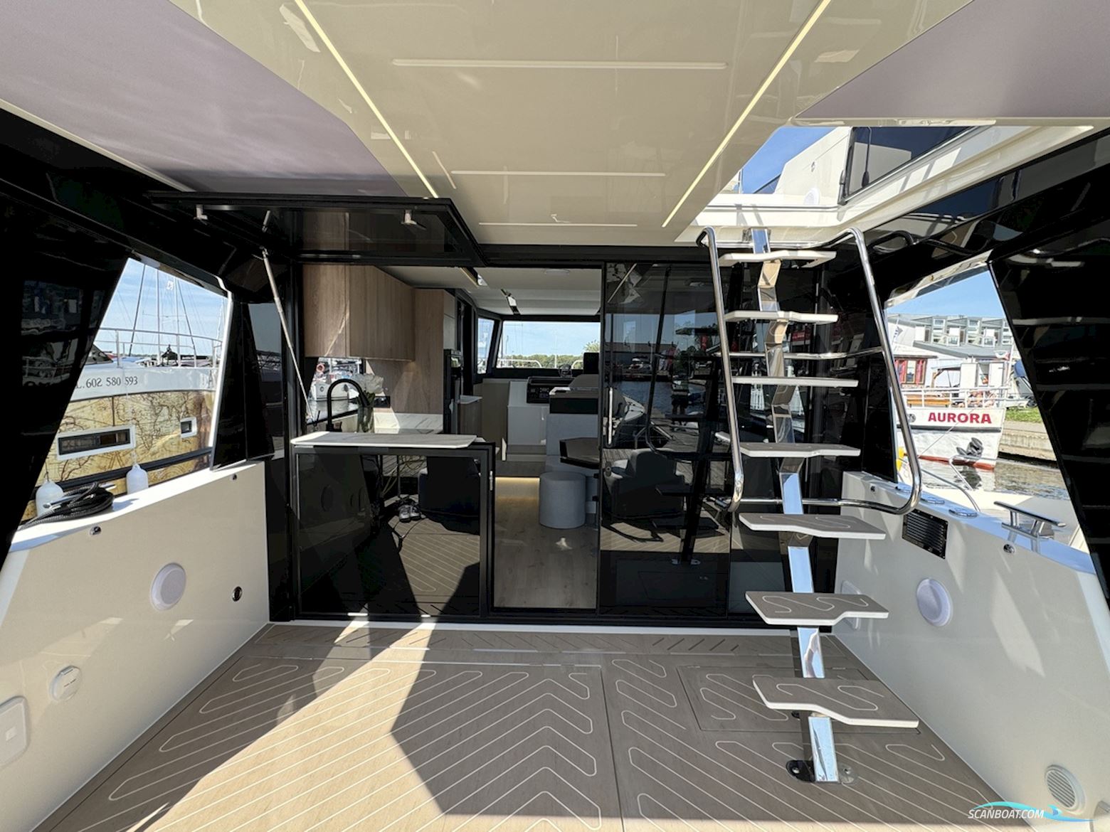 Cobra Yachts Campione 41 Fly