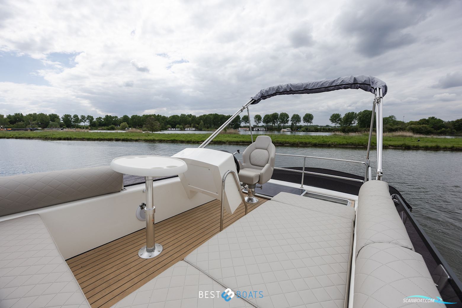 Cobra Yachts Futura 36 Premium Fly