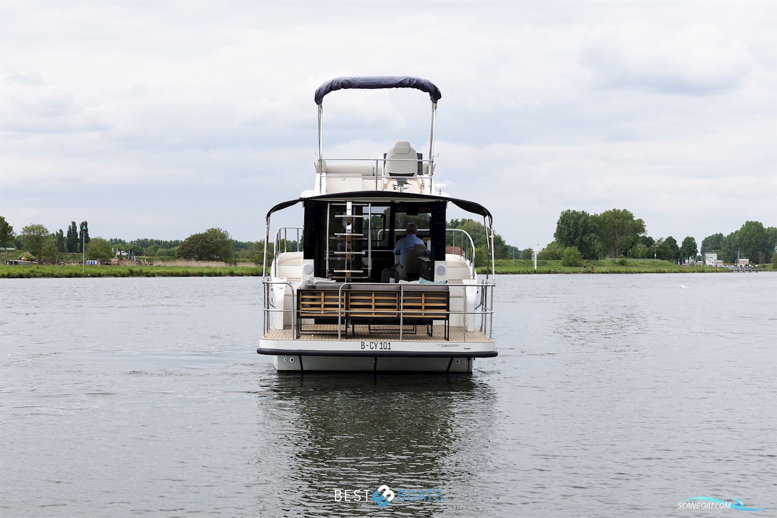 Cobra Yachts Futura 36 Premium Fly