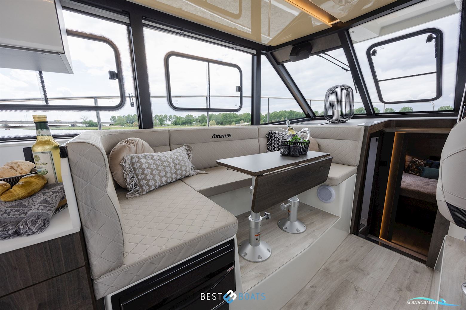Cobra Yachts Futura 36 Premium Fly