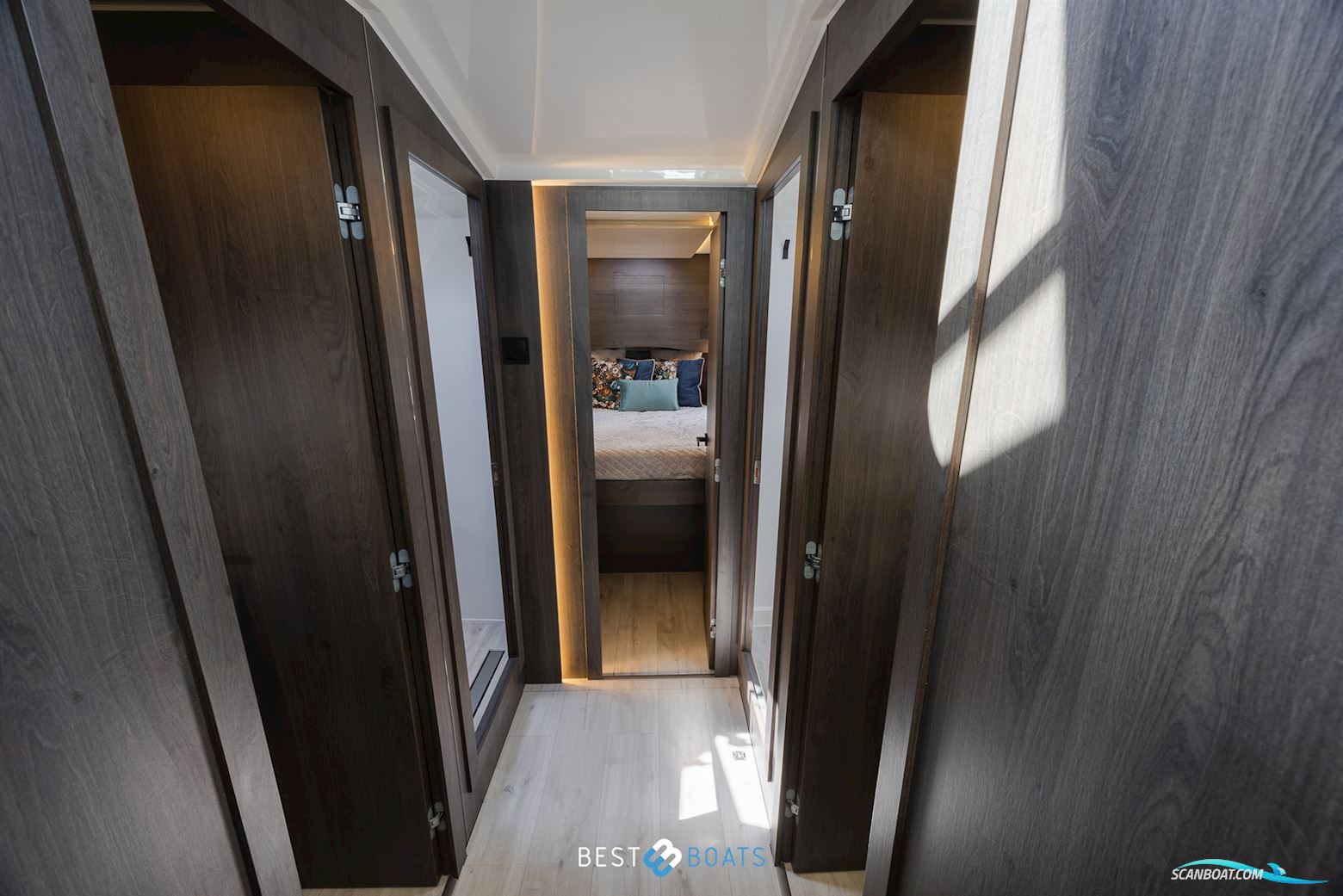 Cobra Yachts Futura 36 Premium Fly