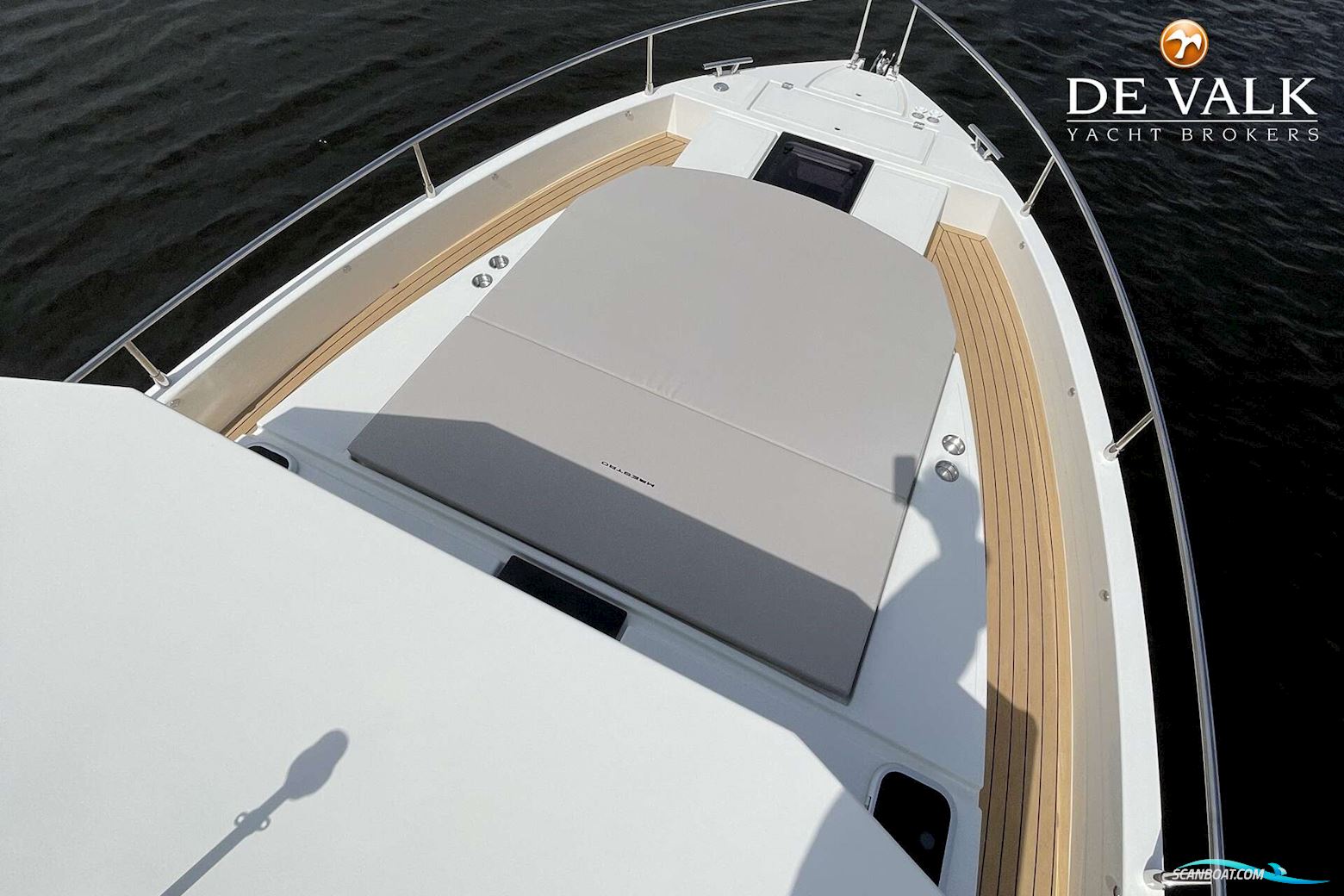 Cobra Yachts Maestro 42