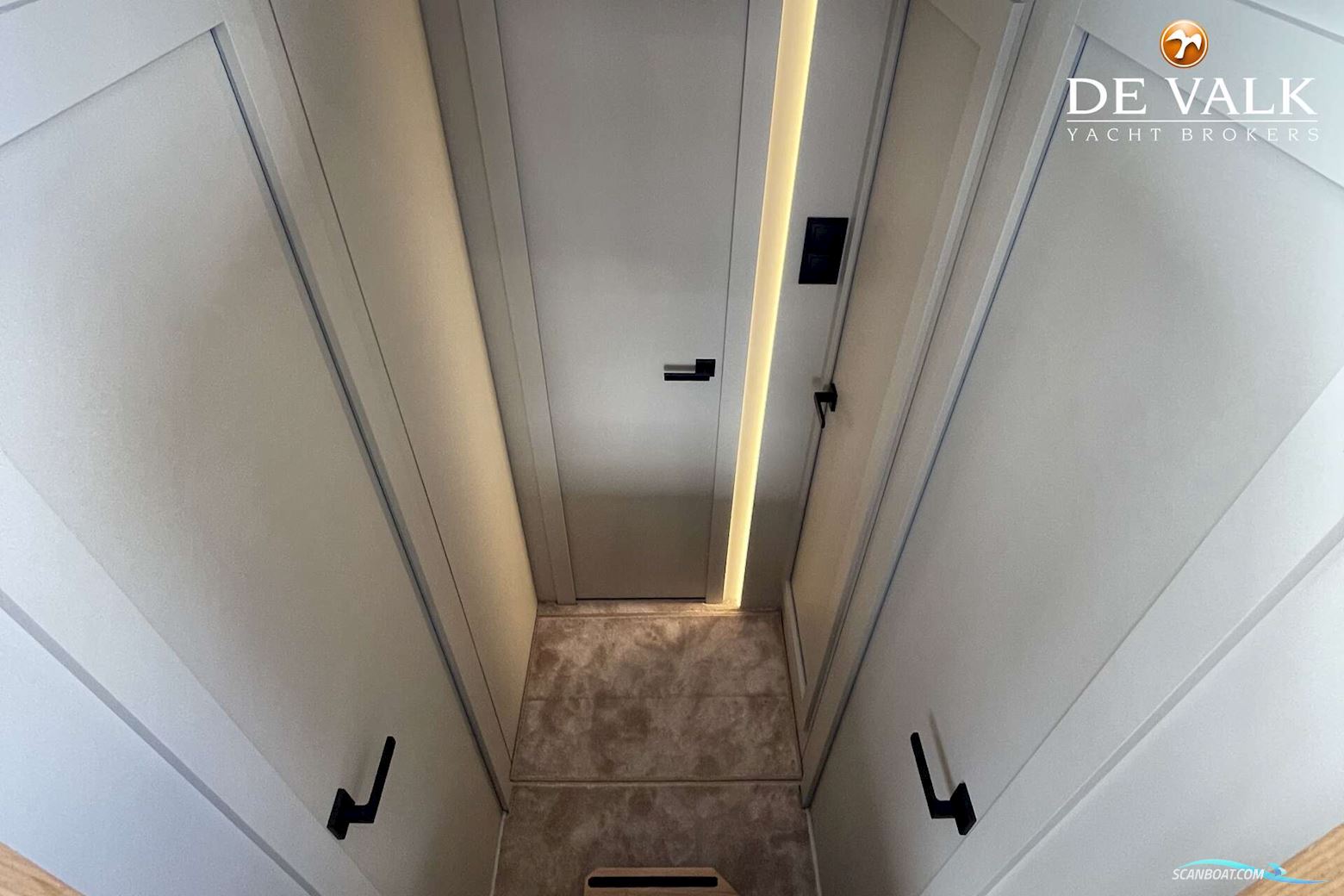 Cobra Yachts Maestro 42