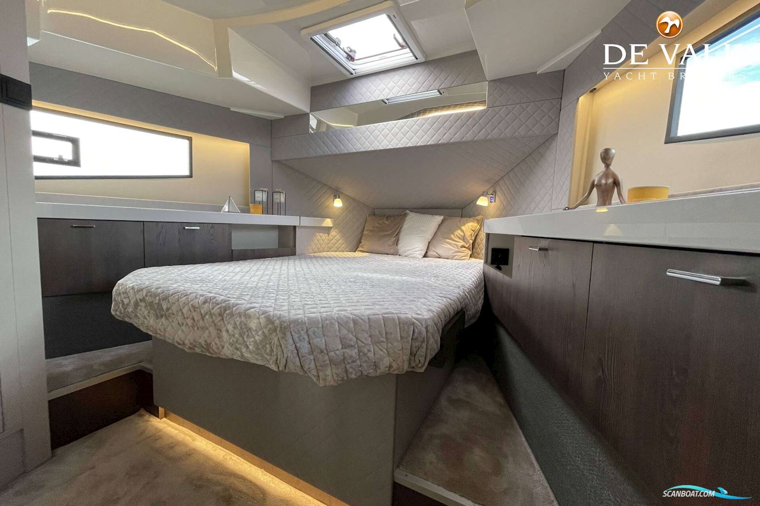 Cobra Yachts Maestro 42