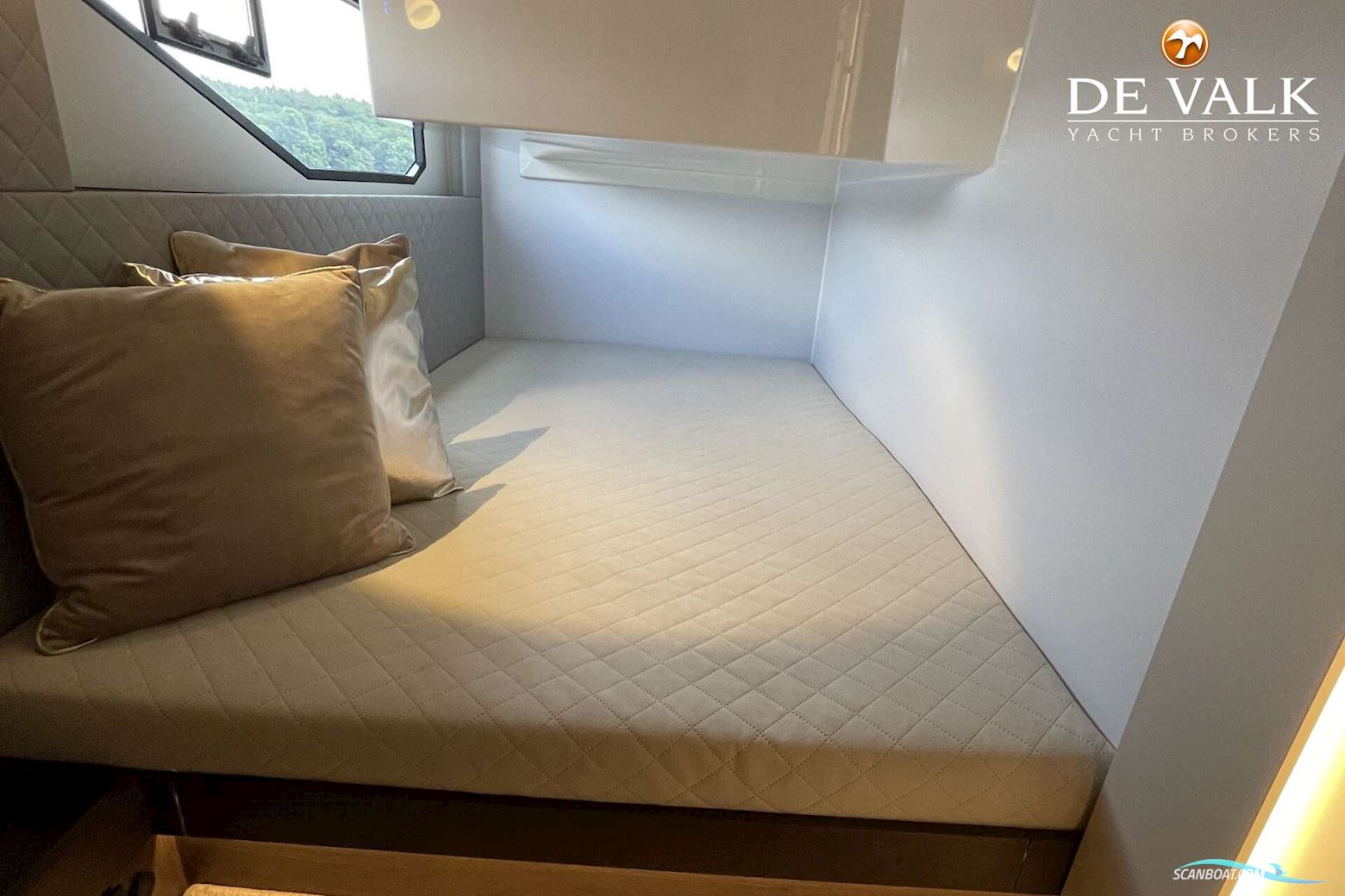 Cobra Yachts Maestro 42