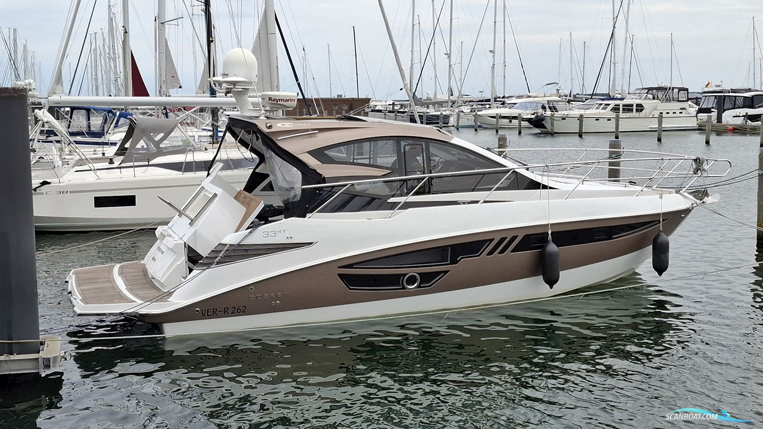 Cobrey 33 HT Motorboten 2014, met Mercruiser motor, Duitsland