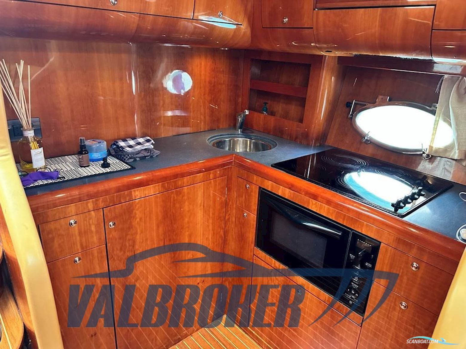 Colombo Cambridge 44