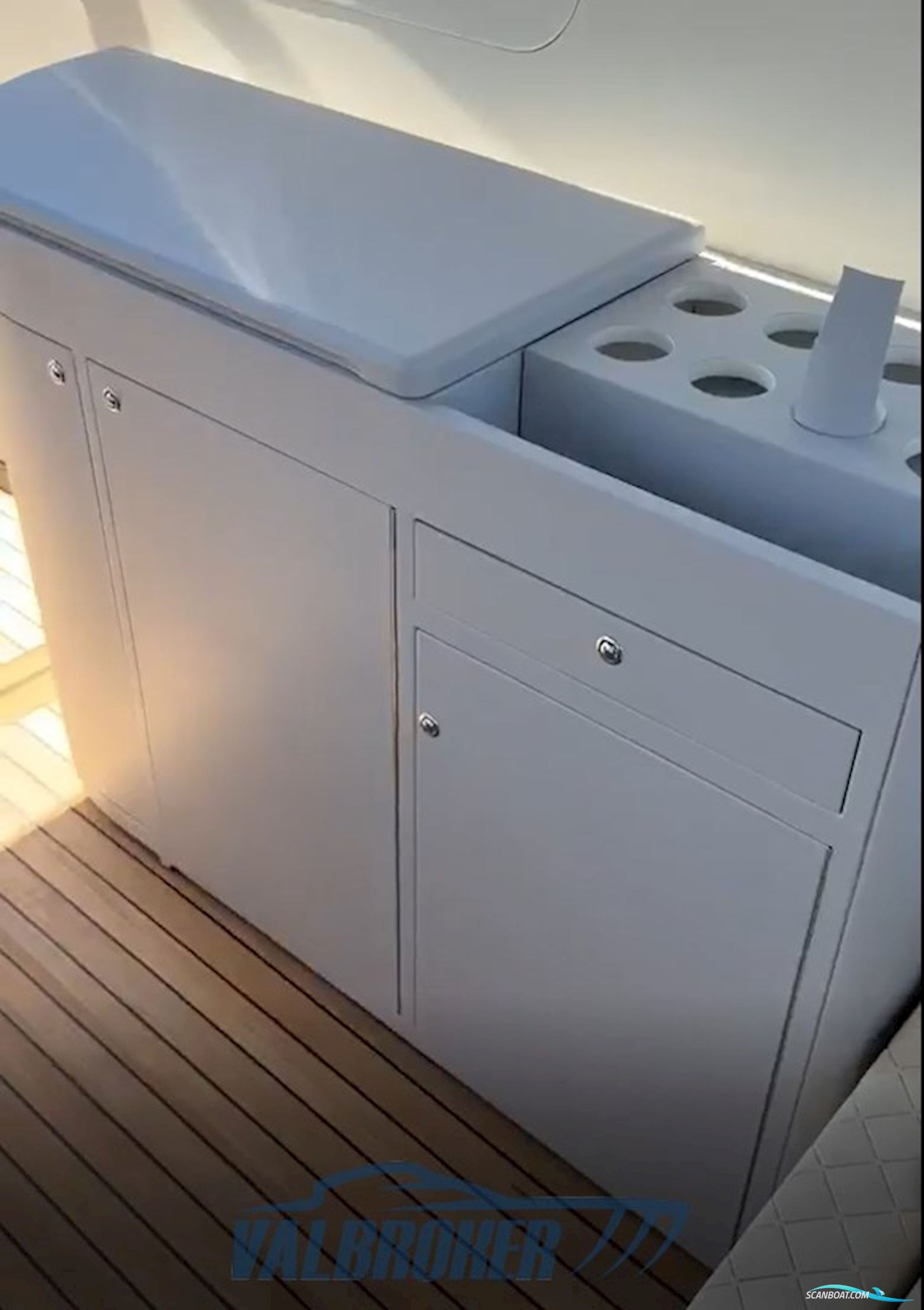 Colombo Cambridge 44