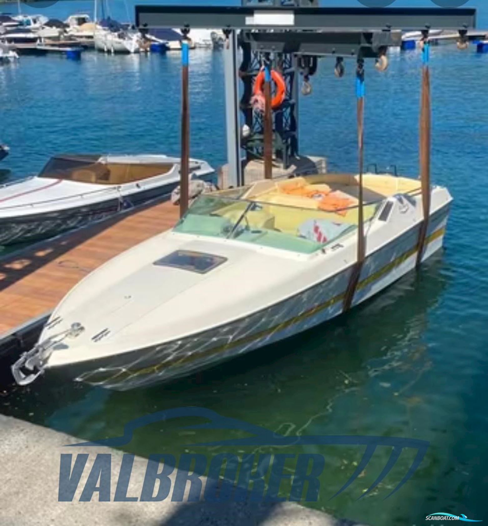 Colombo VANTAGE 25 Motorboten 1984, met Marine Power MCM 3.0 L 2000 motor, Italië