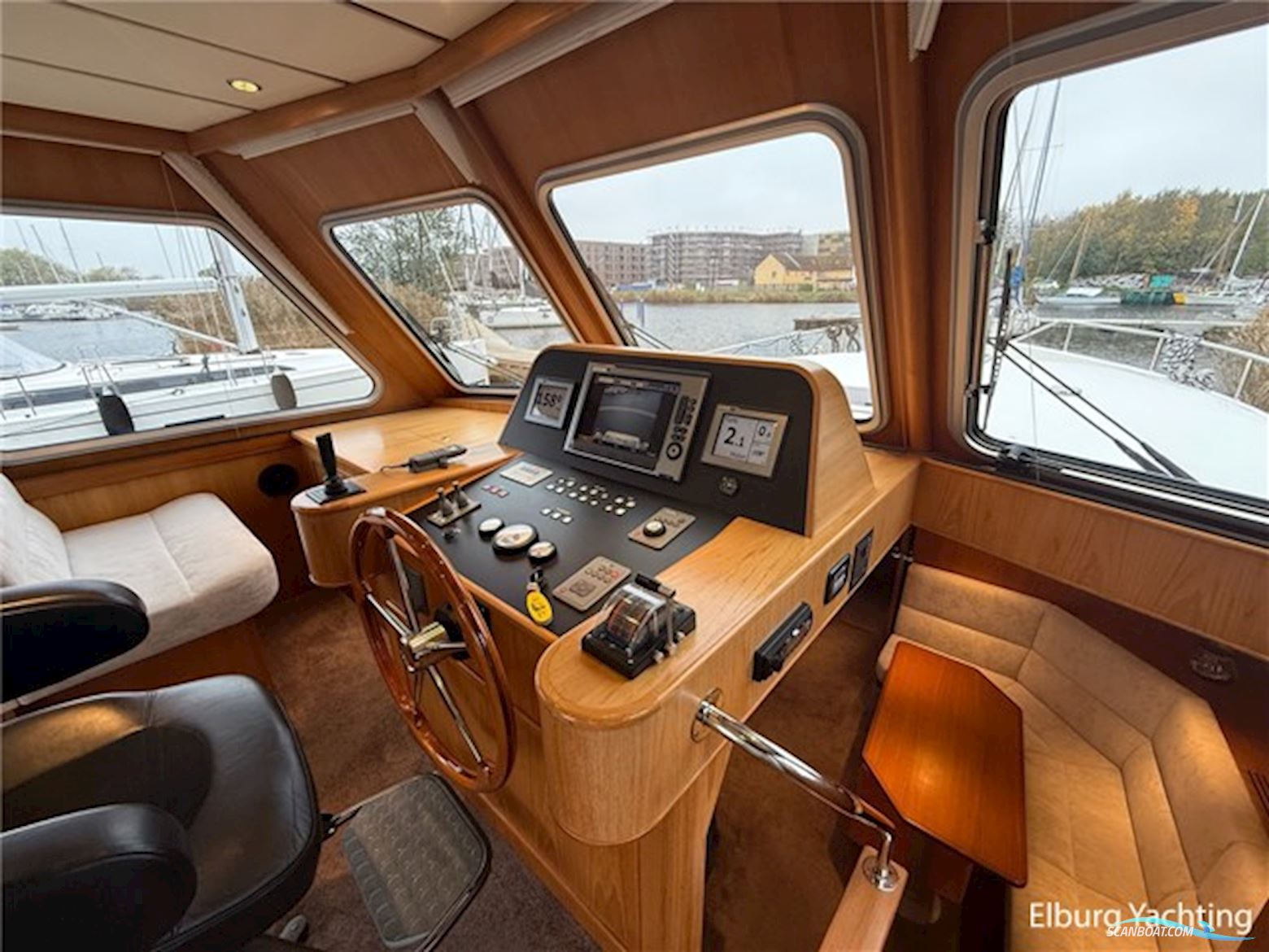 Combi Exclusive 1500 Open Kuip 