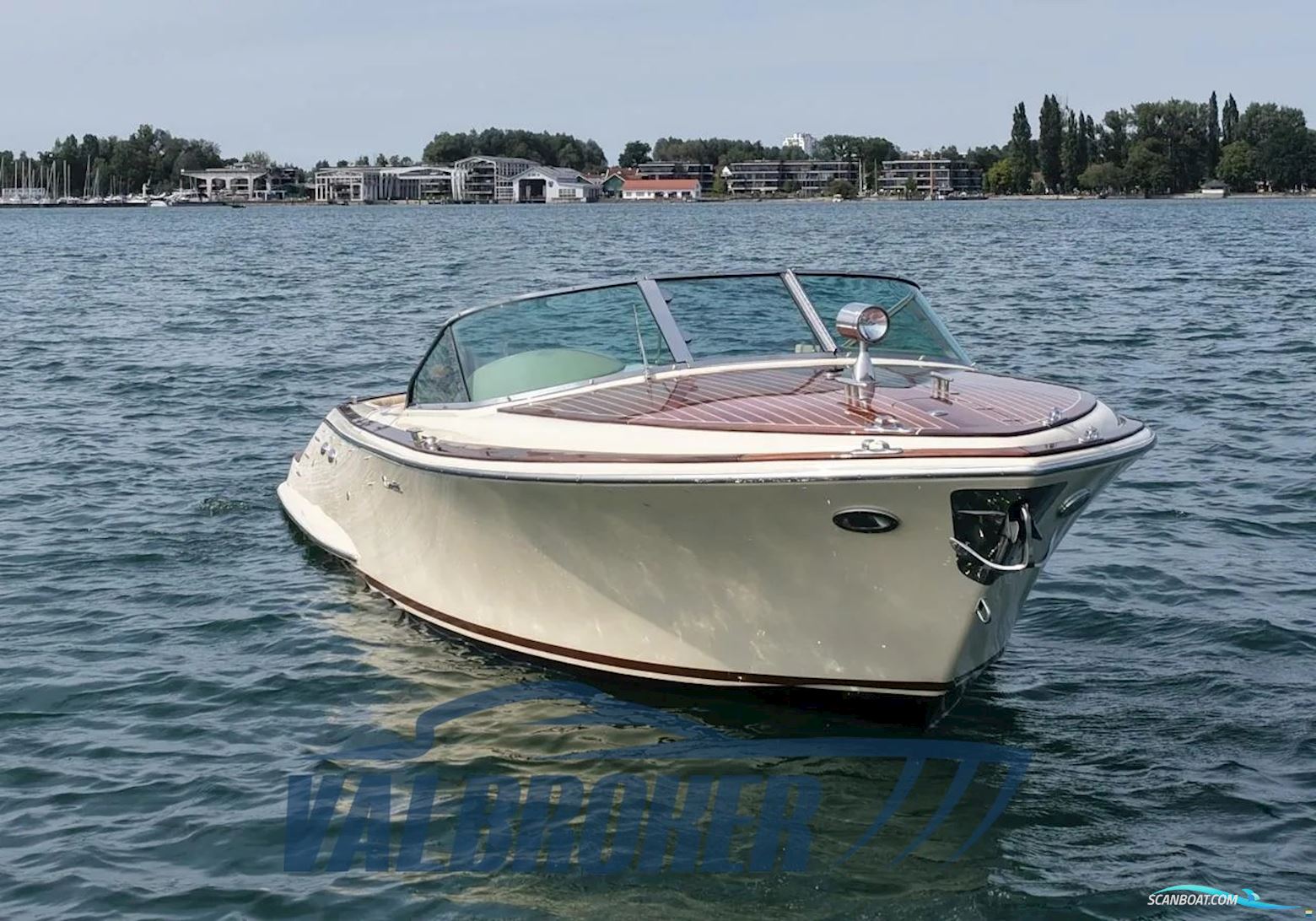 Comitti Wooden Boats Venezia 25 Classic Mahogany Motorboten 2023, met Mercruiser 6,2 L / V8 motor, Italië