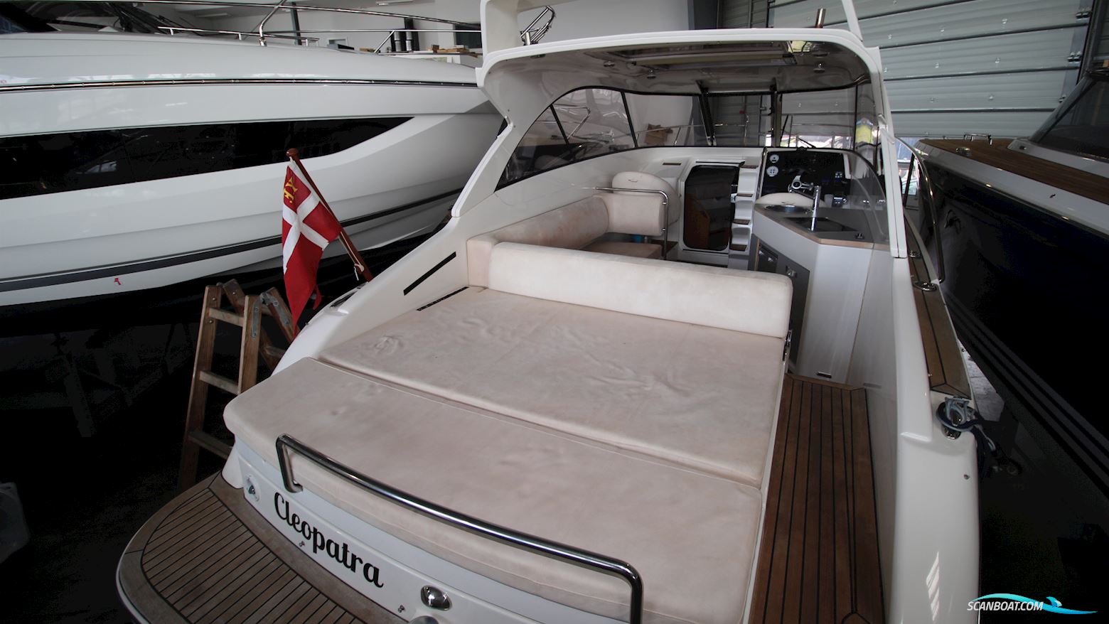 Coronet 290 Weekend