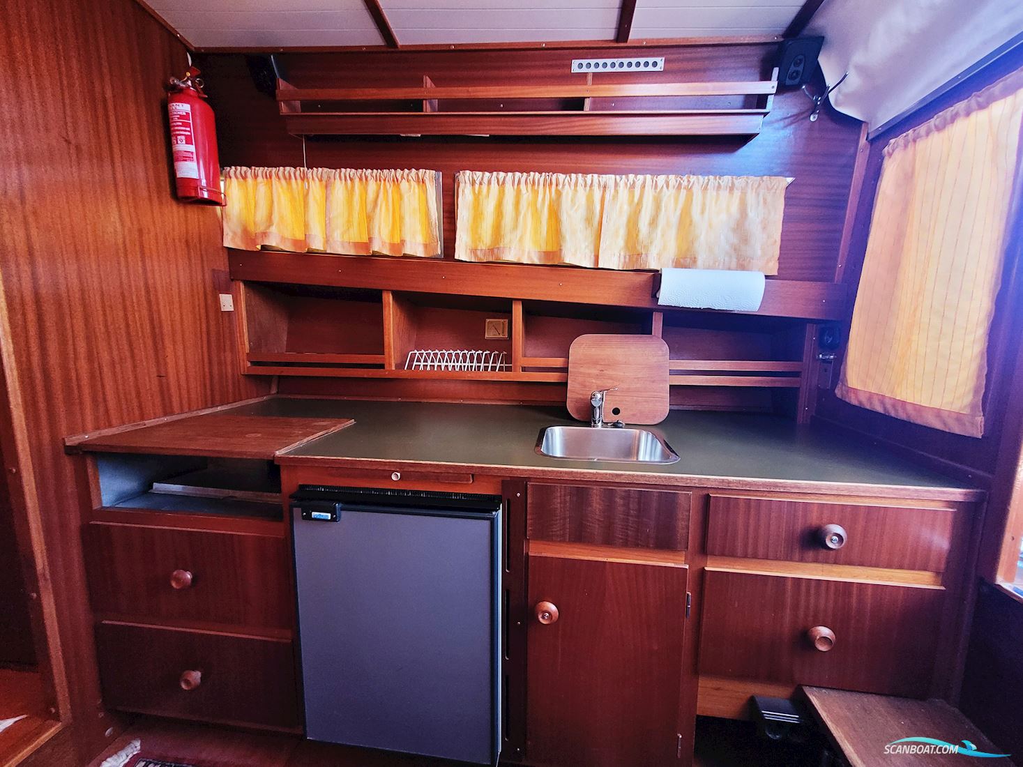 Coronet 32 Commander Wing