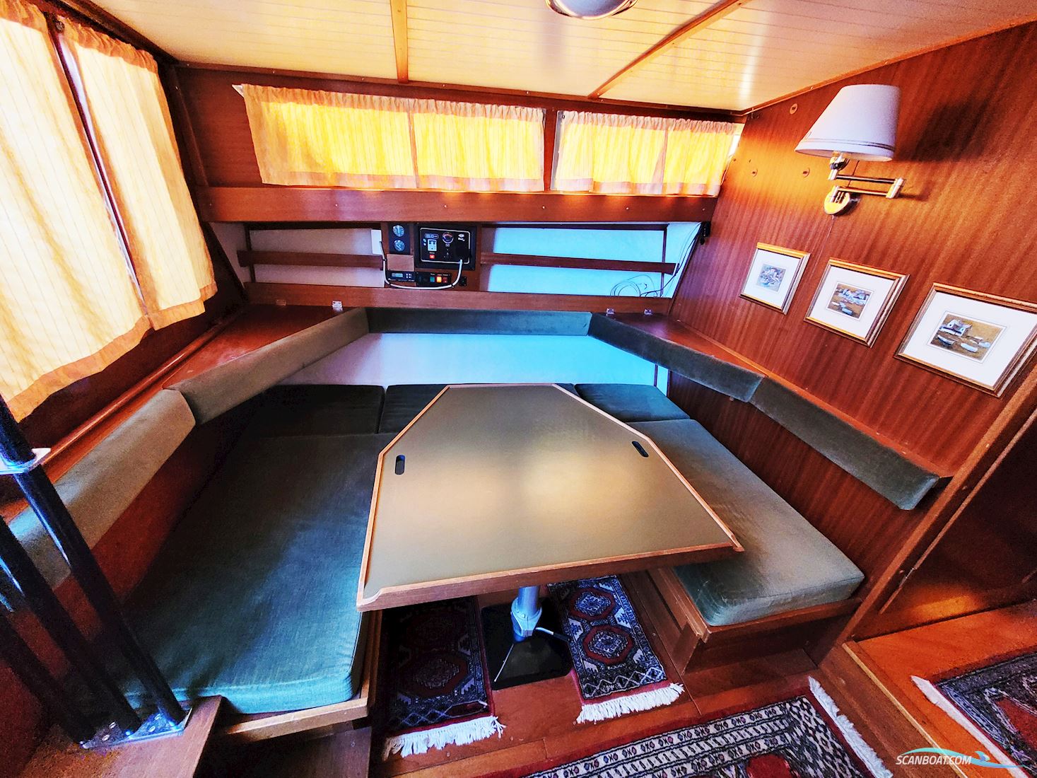 Coronet 32 Commander Wing